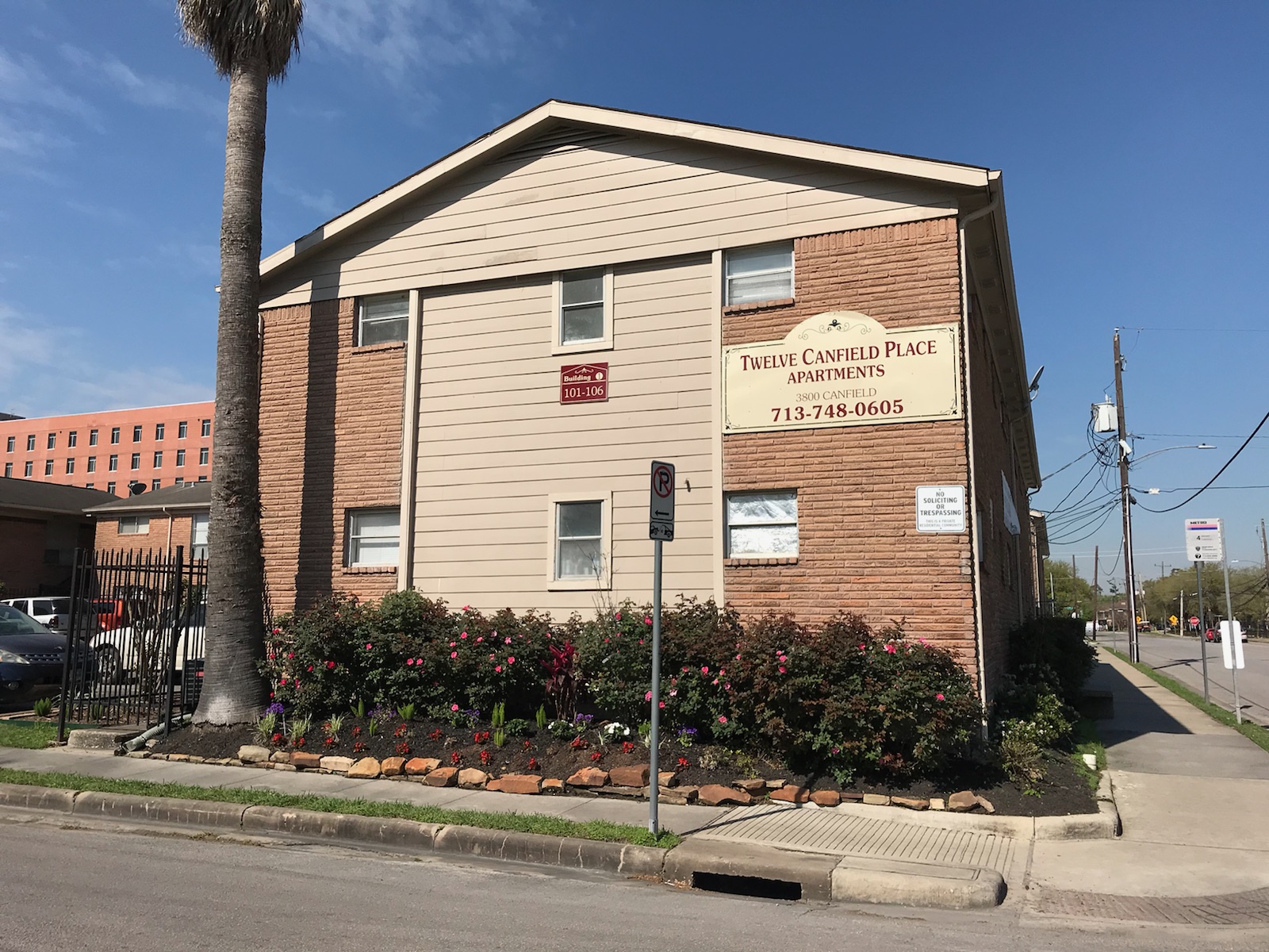 3800 Canfield - 402
